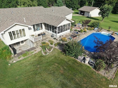 1016 Michael Ln, West Frankfort, IL 62896 - photo 3