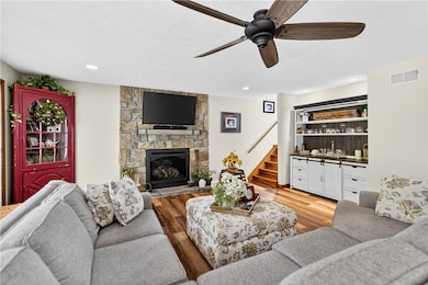 502 Mary Ln, Uniontown, PA 15401 - photo 5