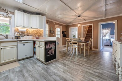 503 E 9th St, Auburn, IN 46706 - photo 7