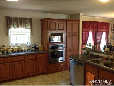 182 Lamonda Dr, Hendersonville, NC 28792 - photo 5