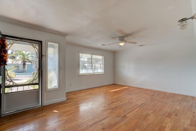 922 Locust St, New Smyrna Beach, FL 32169 - photo 5