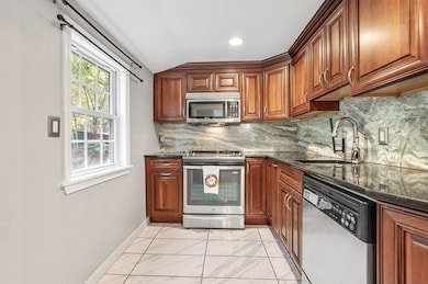 194 Paine St, Bellingham, MA 02019 - photo 6