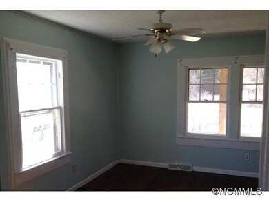 9 McKinnish Cove Rd, Asheville, NC 28806 - photo 5