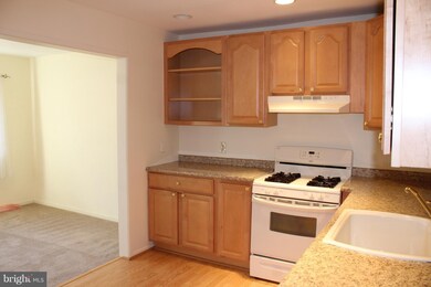 1643 Parkcrest Cir unit 301, Reston, VA 20190 - photo 6