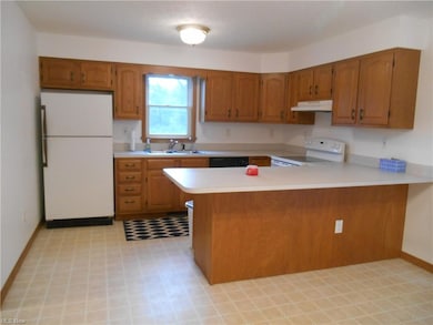 10 S Ridge Rd W, Conneaut, OH 44030 - photo 4