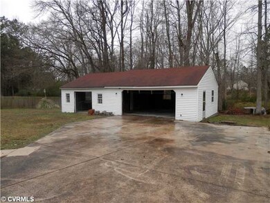Parking Lot/Garage