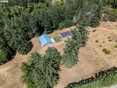 4215 Mount Reuben Rd, Glendale, OR 97442 - photo 3