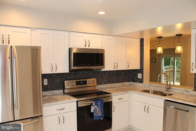 3754 Angelton Ct, Burtonsville, MD 20866 - photo 3