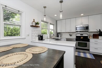 12-806BartonAve0027
