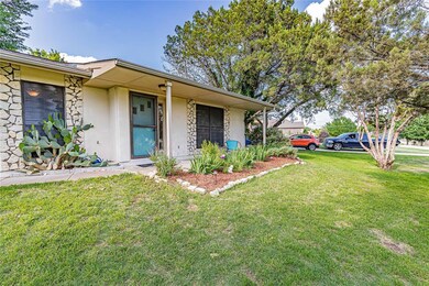 5010 Comanche Dr, Granbury, TX 76049 - photo 3