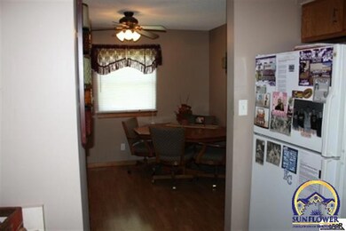 305 E 5th St, Hoyt, KS 66440 - photo 4