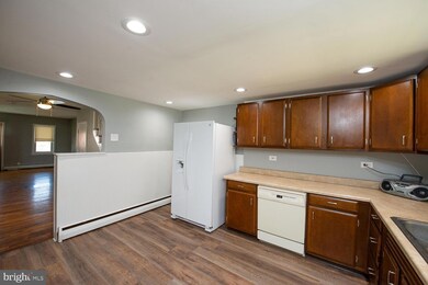 306 S 5th St, Emmaus, PA 18049 - photo 6