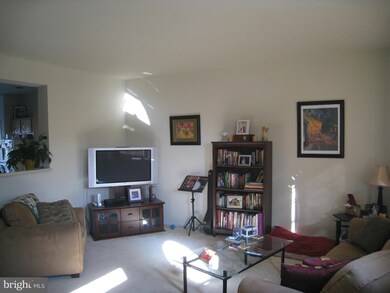 10314 Butternut Cir, Manassas, VA 20110 - photo 3