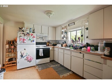 2423 12th Ave, Forest Grove, OR 97116 - photo 7