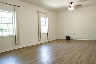 3038 Vines Rd, Lake Charles, LA 70611 - photo 2