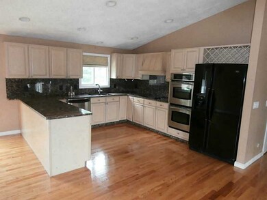 Kitchen. all newer hdwds  elec range is also gas r