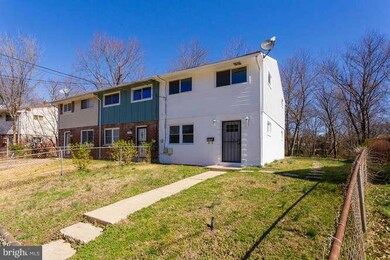 6911 Forest Terrace, Hyattsville, MD 20785 - photo 2