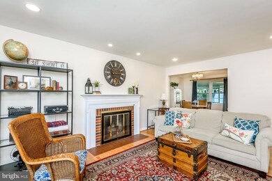 8916 Vernon View Dr, Alexandria, VA 22308 - photo 3