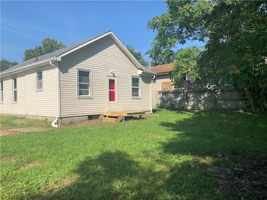 3339 E University Ave, Des Moines, IA 50317 - photo 2