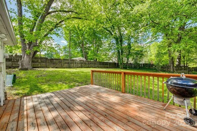 210 Knox St, Clover, SC 29710 - photo 6