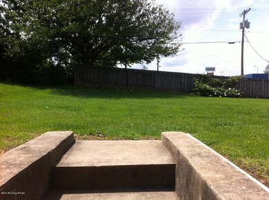 7702 Donegal Dr, Louisville, KY 40219 - photo 7