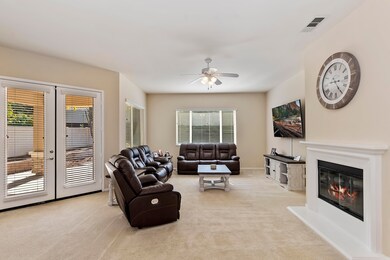 006_Living Room