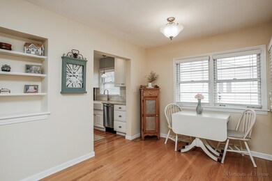 823 E Elm St, Wheaton, IL 60189 - photo 4