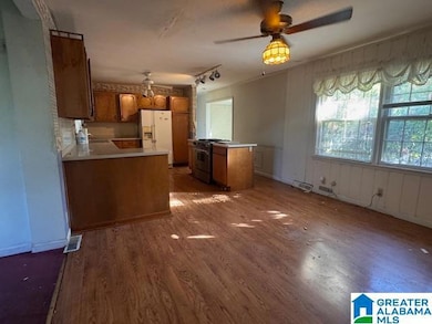 4728 Overwood Cir, Birmingham, AL 35222 - photo 2