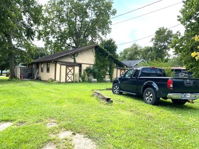 608 E Thompson St, Edinburgh, IN 46124 - photo 3