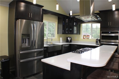 Gorgeous kitchen!! Updated within 2 years ago w/ n