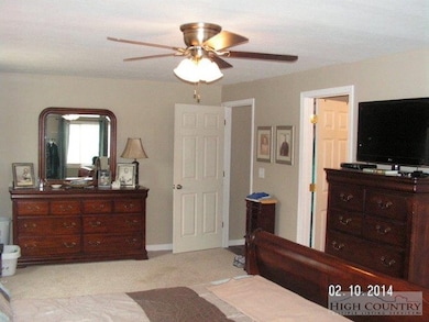 177 Wildcat Rd, Deep Gap, NC 28618 - photo 4