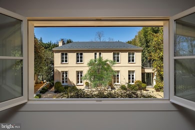 2740 Chain Bridge Rd NW, Washington, DC 20016 - photo 4