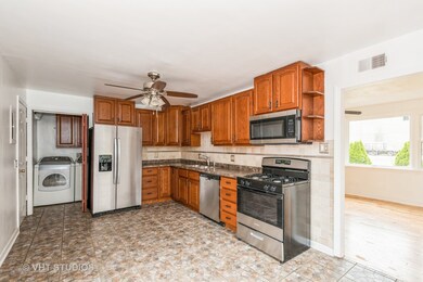 912 Gardner Rd, Westchester, IL 60154 - photo 3