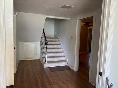 208 N Durant St, Alvin, TX 77511 - photo 3