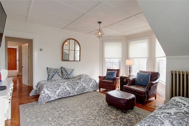 8 Bayview Ave unit 2, Newport, RI 02840 - photo 2