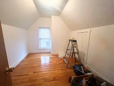 123 Mayfield St unit 2nd Floor, Worcester, MA 01602 - photo 4