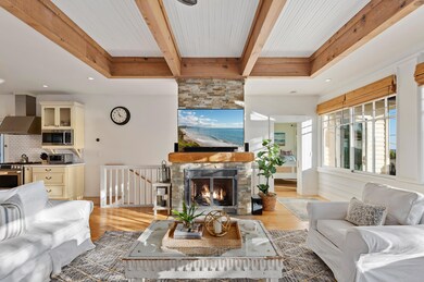 08 - Living Area