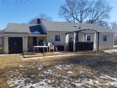 47 Sherwood Ave, Warwick, RI 02888 - photo 2