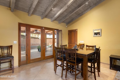 Casual DIning Area