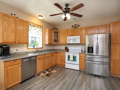 Large, updated Kitchen with new flooring, Granite 