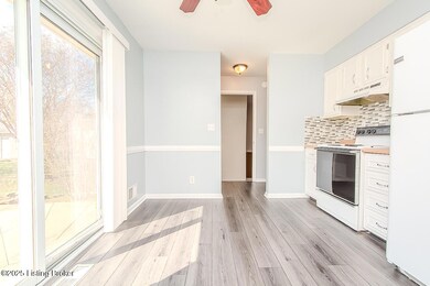 Eat-In Kitchen