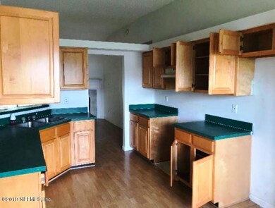 8131 Tessa Terrace E, Jacksonville, FL 32244 - photo 5