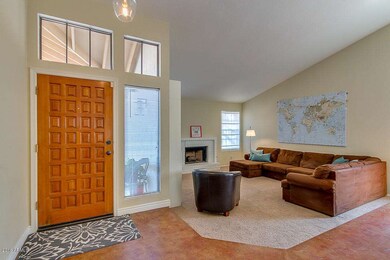 2755 E Leonora