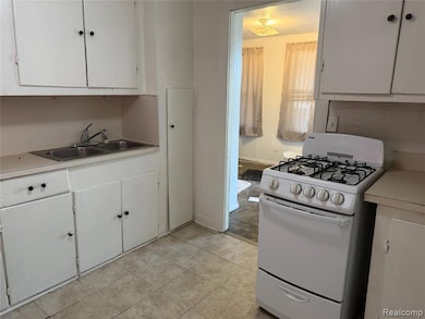 38 E Princeton Ave, Pontiac, MI 48340 - photo 6