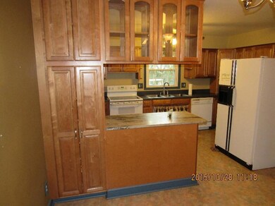 1728 Peardale Rd N, Columbus, OH 43229 - photo 2