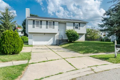 4809-Moultrie-Cir-Lansing-MI-48917-1