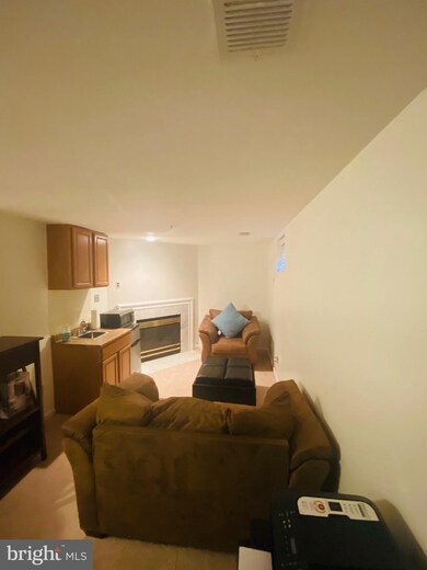 808 Queensdale Ct, Capitol Heights, MD 20743 - photo 7