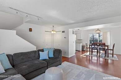 Living Area/ Dining