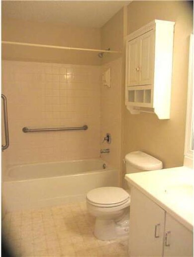 8 Scherer Ct, Lawrence Township, NJ 08648 - photo 3