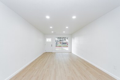 1103 Bayou Dr, Alvin, TX 77511 - photo 3